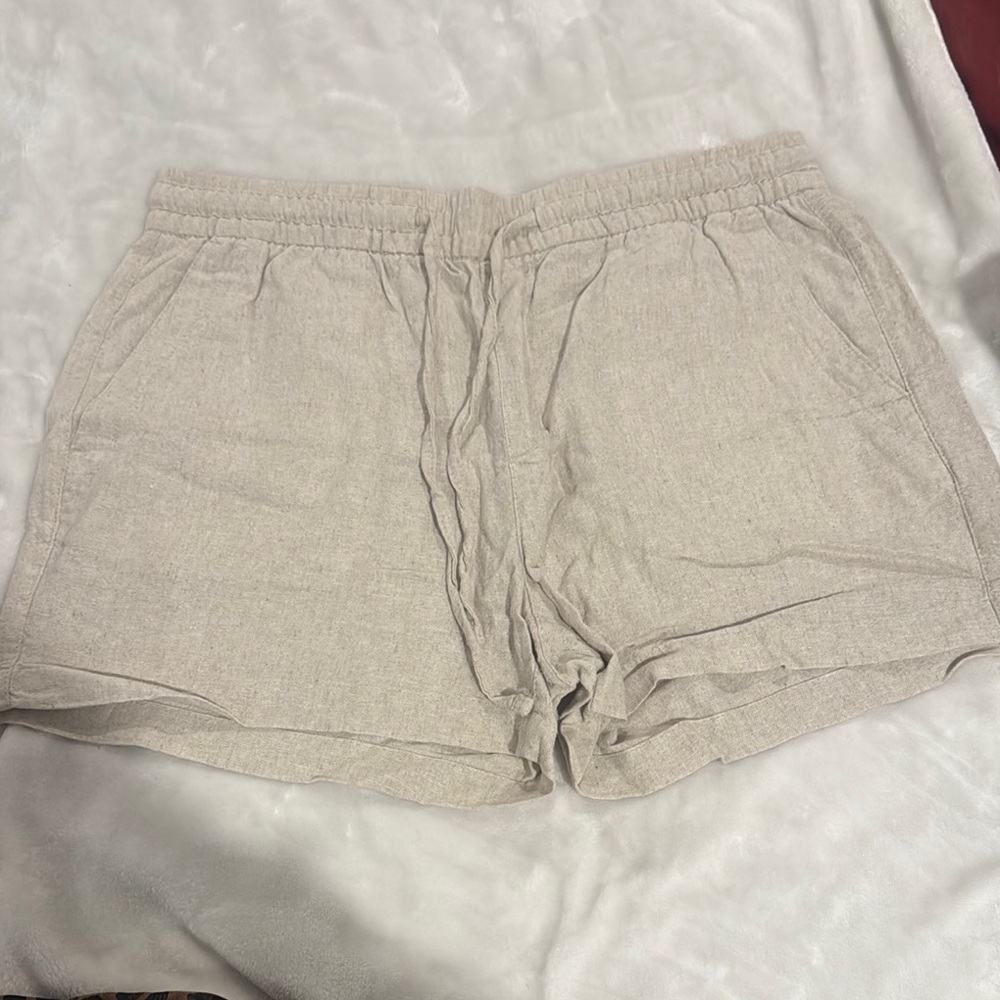 Old Navy Tan Cargo Shorts with Relaxed Fit